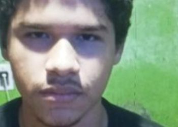 Menino de 15 anos sai para ir a escola e não volta mais para casa em Manaus