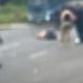 Vídeo: motoqueiro erra ultrapassagem, cai e m0rre com passageiro em Manaus