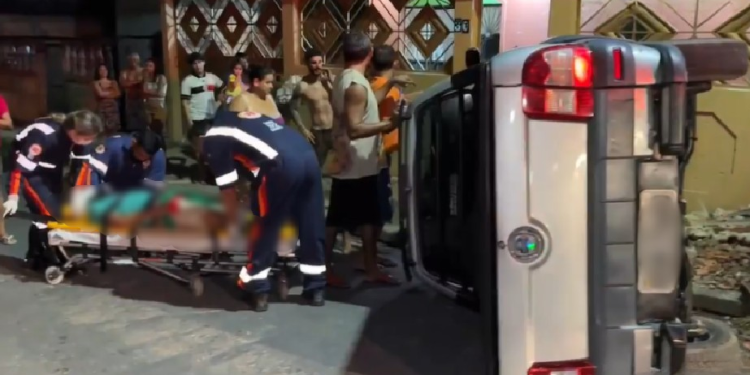 Motorista bebe todas e fica f3r1d0 ao colid1r com muro na Zona Norte de Manaus