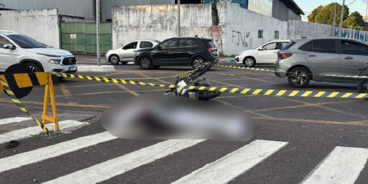 Vídeo: Carro faz conversão proibida, atinge motociclista e ele m0rr3 na Cachoeirinha