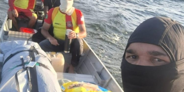 Homem sai para pescar e encontra amigo  m0rt0 boiando no rio no Amazonas