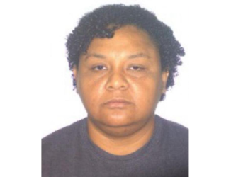 Policial civil suspeita de usar carro oficial da PC em assalt0 se entrega em Manaus