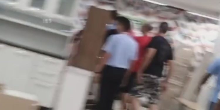 Surto de jovem com TEA provoca confusão e destruição em loja do Amazonas Shopping