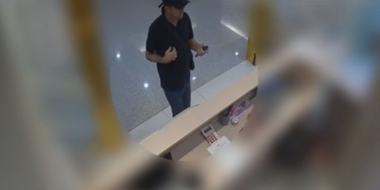 Vídeo: Homem furt4 celulares de clínica na zona leste de Manaus e é procurado pela polícia