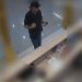 Vídeo: Homem furt4 celulares de clínica na zona leste de Manaus e é procurado pela polícia