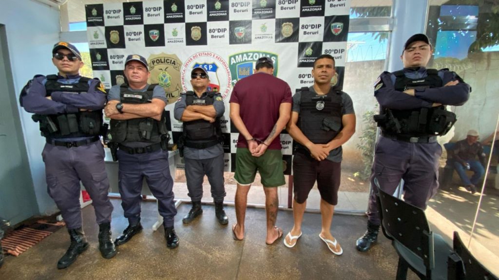 Após bebedeira, homem é esf4que4d0 e suspeito acaba pres0 no interior do Amazonas