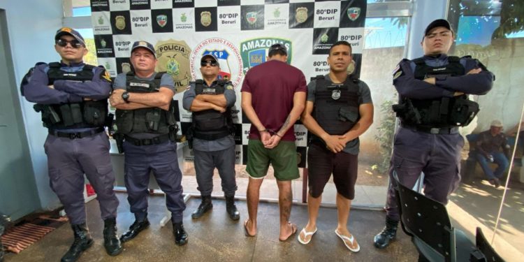 Após bebedeira, homem é esf4que4d0 e suspeito acaba pres0 no interior do Amazonas