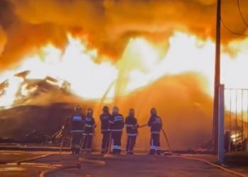 Após 24 horas, incêndio histórico no Distrito é controlado pelo bombeiros