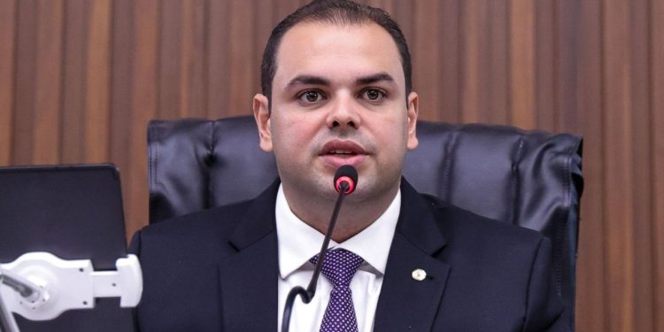Amazonas pode ser pioneiro na proteção de influenciadores mirins com PL de autoria do presidente Roberto Cidade