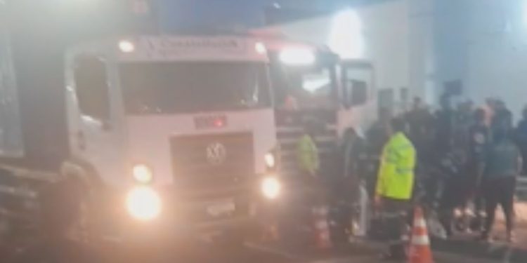 Caminhoneiro sofre m4l súbit0 e m0rr3 ao volante na zona oeste de Manaus; vídeo