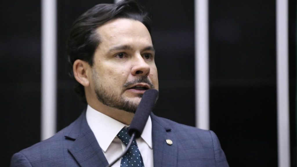 PEC 169 - Câmara pauta proposta do Capitão Alberto Neto que pode facilitar acúmulo de cargos para professores