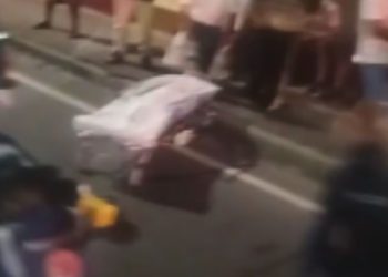 Pedestre não resiste após ser atingid0 por motocicleta na zona norte de Manaus; vídeo