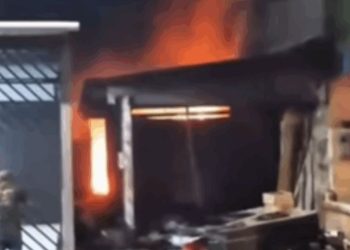 Moradores se assustam após ‘Foguinho’ incendiar a própria casa no interior do Amazonas