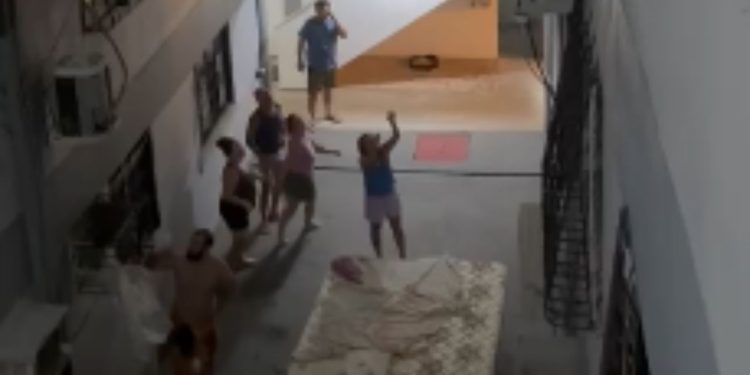 Vídeo: moradoras do Residencial Tocantins pulam da janela para escapar de incêndio