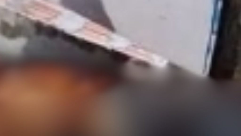 Veja: Homem de 53 anos m0rr3 após ser at1ng1d0 por fac4d4s em Manaus