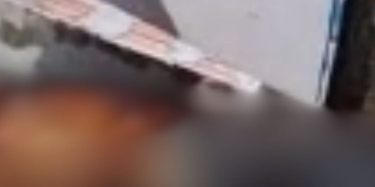 Veja: Homem de 53 anos m0rr3 após ser at1ng1d0 por fac4d4s em Manaus
