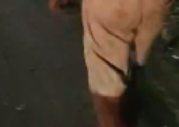 Vídeo: Homem é cercado e c4stigad0 por moradores após furt0 de fios em Itacoatiara