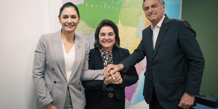 Maria do Carmo reforça apoio a Bolsonaro e fala sobre julgamento: ‘o circo foi todo armado’