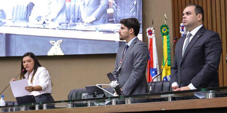 Presidente Roberto Cidade conduz aprovação de pacote econômico que prevê a regularização de débitos com descontos de até 95%