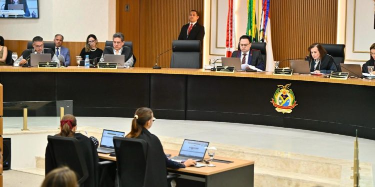 Pleno do TCE-AM multa presidente da Câmara de Itapiranga em R$ 15 mil