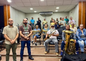 Projeto de extensão Banda de Música 60+, da UEA, inicia ensaios musicais para alunos da terceira idade