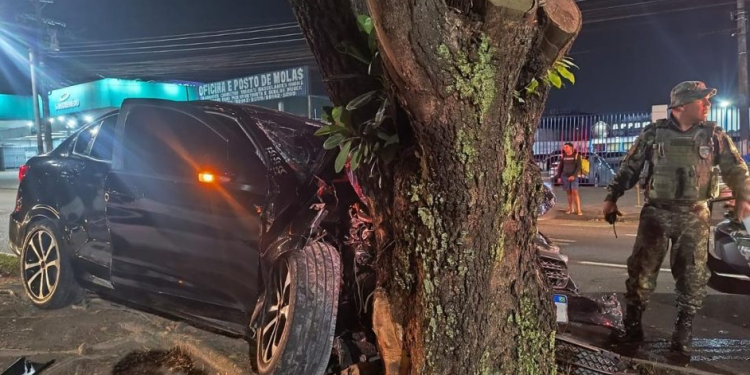 Homem é pr3s0 após fazer vít1ma refém em assalt0 que terminou em ac1dente em Manaus