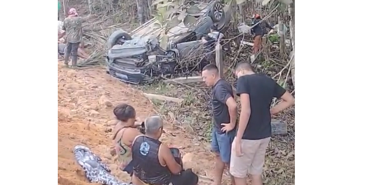Motorista sofre convulsão ao volante e causa ac1dent3 na AM-010; f3ridos são atendidos no local