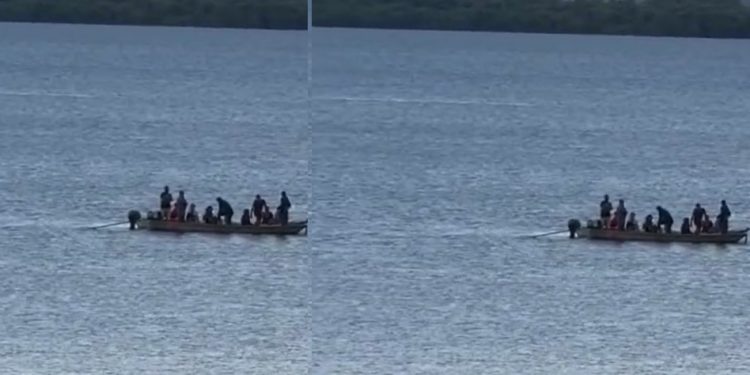 Vídeo: família procura c0rpo de parente que caiu no rio no Amazonas