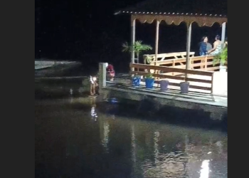 Vídeo: No flutuante do ‘Bigodinho’, em Iranduba, cr1ança de 4 anos escorrega e desaparece