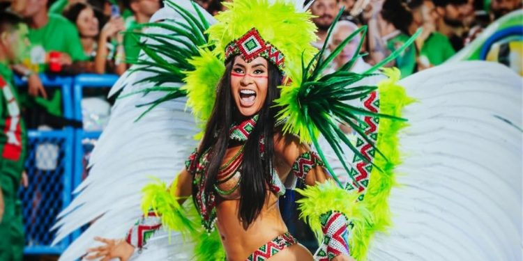 Criada na Matinha, Isabelle Nogueira será tema da escola de samba no Carnaval de Manaus 2026