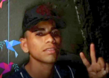 Homem é m0rt0 com f@cada após tentar resolver conflit0 do primo com dupla em Manaus