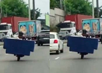 Vídeo: homem sem noção leva sofá na moto na ZL: ‘Manaus não é para amadores’