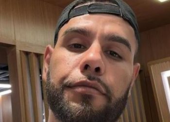 Após ser enf0rcada pelo ex, mulher pula do carro dele em alta velocidade na Djalma Batista