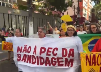 Vídeo: Manaus participa da manifestação contra a ‘PEC da Blindagem’ na avenida Getúlio Vargas