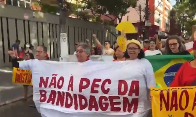 Vídeo: Manaus participa da manifestação contra a ‘PEC da Blindagem’ na avenida Getúlio Vargas
