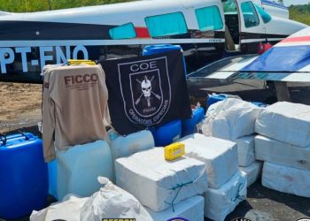 Aeronave é abandonada com 400 quilos de dr0ga avaliada em R$ 7 milhões no Amazonas