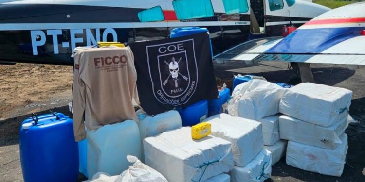 Aeronave é abandonada com 400 quilos de dr0ga avaliada em R$ 7 milhões no Amazonas