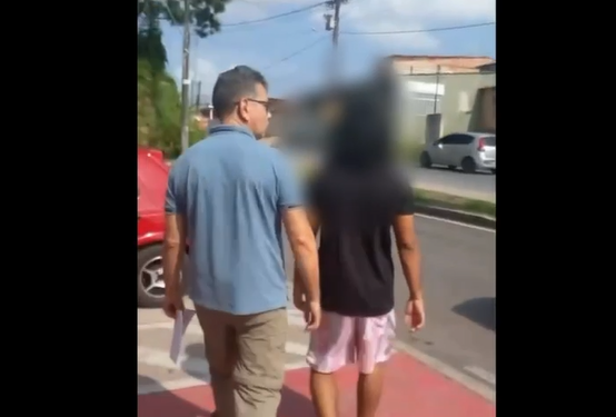 Alunas de 13 e 14 anos criam coragem e d3nunciam professor de matemática por e$tupr0