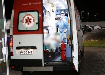 Homem é pego pelo ‘Tribunal do Cr1me’ e tem os braços qu3b4ad0s em Manaus