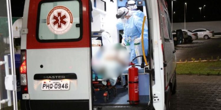 Homem é pego pelo ‘Tribunal do Cr1me’ e tem os braços qu3b4ad0s em Manaus