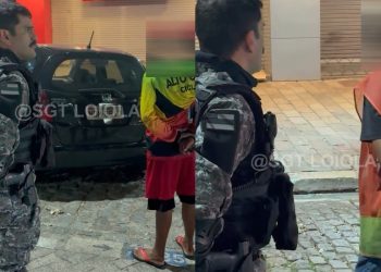 Vídeo: flanelinhas são flagrados cobrando R$ 100 de motoristas no Passo a Paço: ‘extorsão’