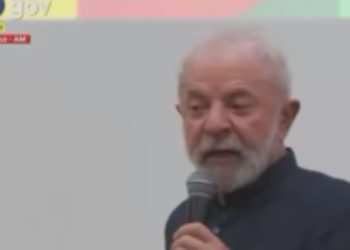 Vídeo: Lula reclama do trânsito em Manaus: 'a quantidade de tempo que nós demoramos'