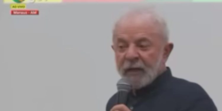 Vídeo: Lula reclama do trânsito em Manaus: 'a quantidade de tempo que nós demoramos'