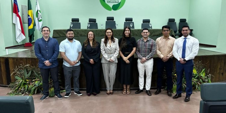 Residência em Cardiologia da UEA promove simpósio sobre emergências cardiovasculares