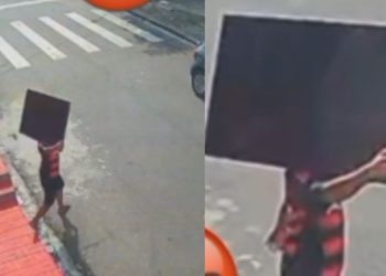 Vídeo: Homem com camisa do Flamengo foge com TV no ombro após arrombar casa no Alvorada