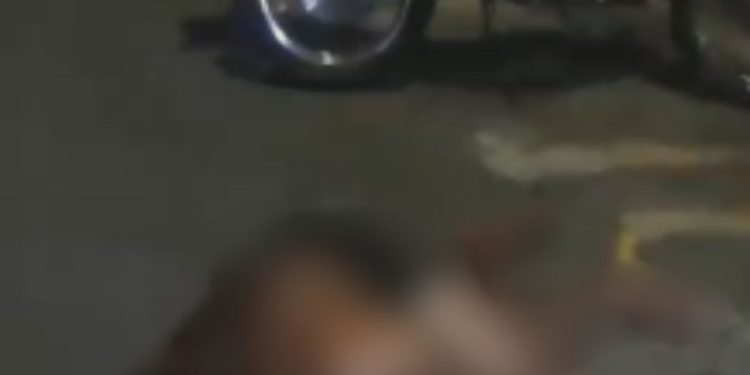 Do bar para o hospital: homem é socorrido após ser esf4que4d0 no Coroado; vídeo