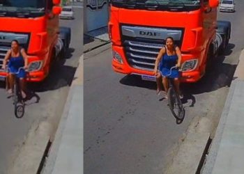 Vídeo: mulher m0rr3 atr0pel4d4 enquanto levava o filho na garupa de bicicleta