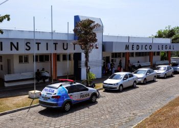 Mulher é ex3cutada com t1r0s na cabeça e ch0ca vizinhos no Petrópolis