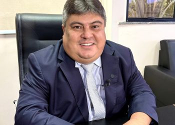 Presidente David Reis anuncia ‘abono natalino’ para servidores da Câmara Municipal de Manaus