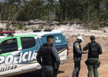 Vídeo: policial militar é esfaque@d@ durante assalt0 na frente do marido em Manaus